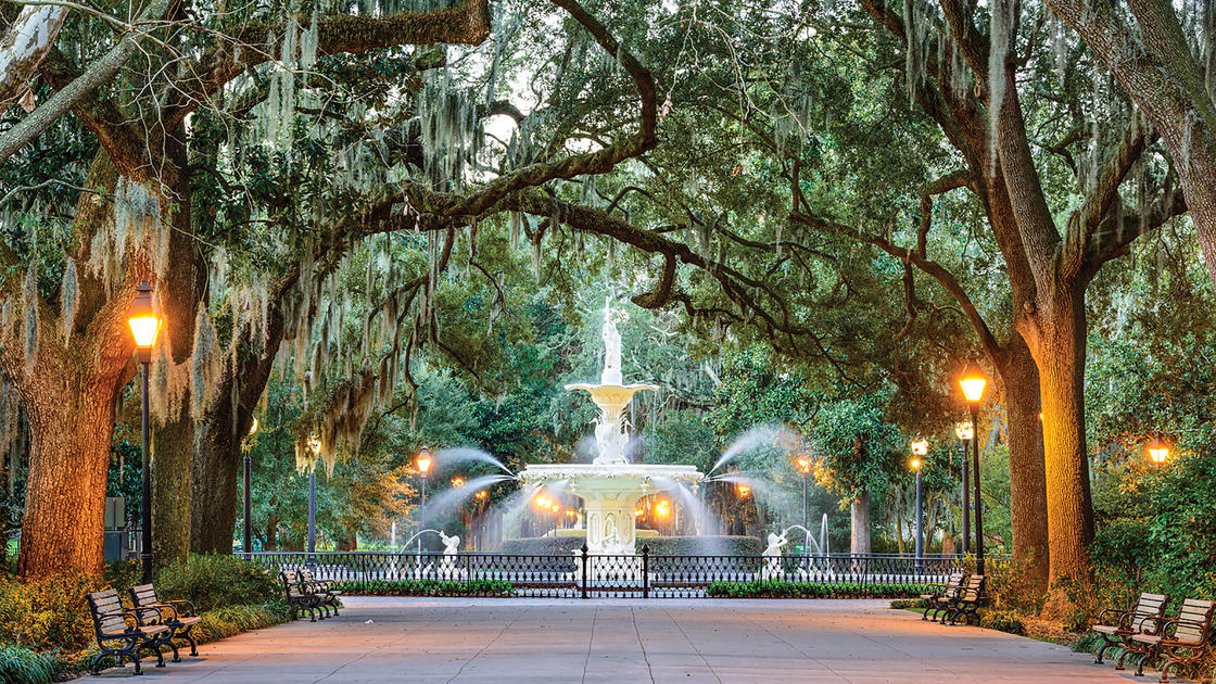 ForsythParkFountain SeanPavoneShutterstock